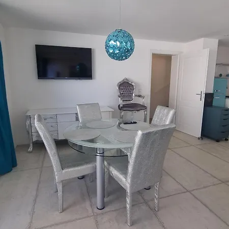 Blue Mountain Apartment *