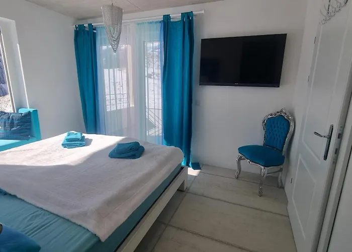 Blue Mountain Тукс